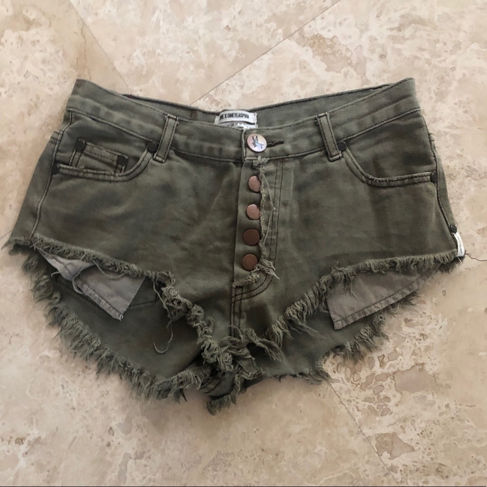 One teaspoon rollers army green